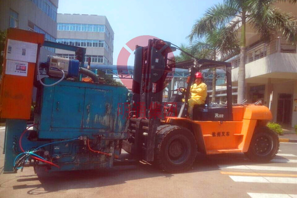 珠海大型設備搬運移位服務項目搬運圖1 珠海大型設備搬運移位服務項目搬運圖1