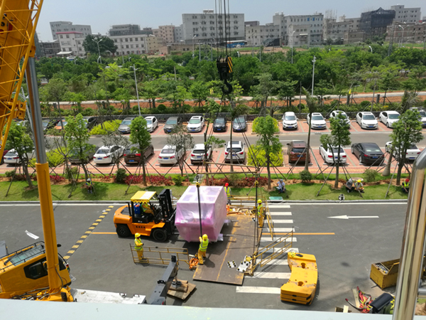 廈門天馬微電子精密設(shè)備吊裝搬入服務(wù) 廈門天馬微電子精密設(shè)備吊裝搬入服務(wù)