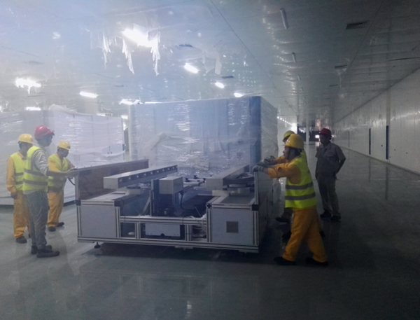 光伏pecvd設(shè)備搬入圖3 光伏pecvd設(shè)備搬入圖3